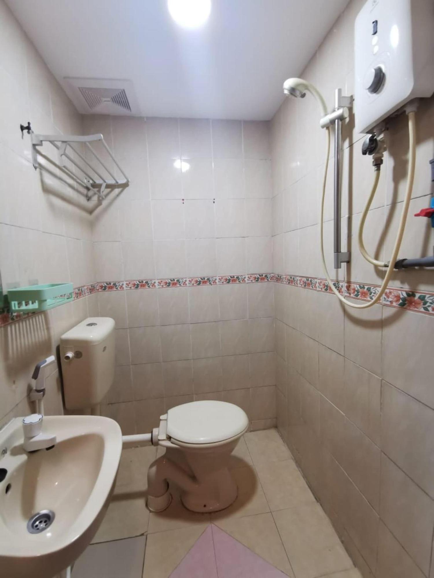 ג'והור בהרו Super Oyo 90086 My Seven Days Inn מראה חיצוני תמונה