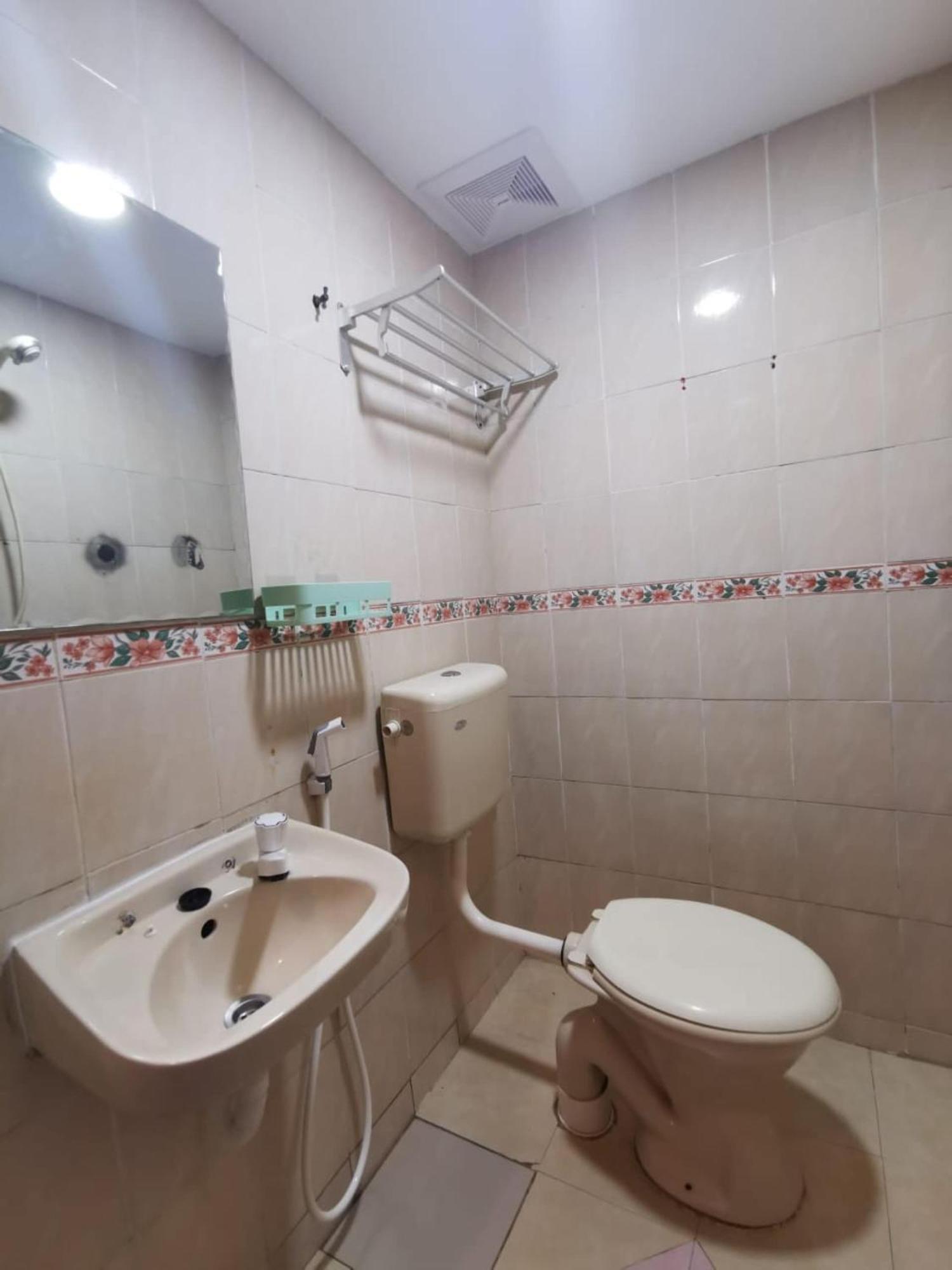 ג'והור בהרו Super Oyo 90086 My Seven Days Inn מראה חיצוני תמונה