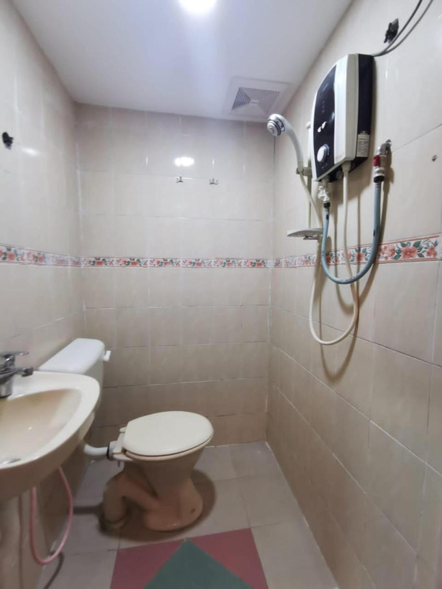 ג'והור בהרו Super Oyo 90086 My Seven Days Inn מראה חיצוני תמונה